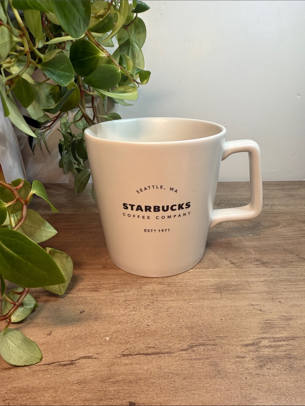 Starbucks 18 oz Mug 2018 Seattle WA Coffee Company Est 1971